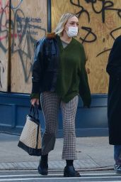 Chloe Sevigny and Sinisa Mackovic Take a Stroll in Manhattan’s West Village Neighborhood 12/28/2020