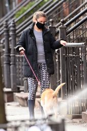 Christie Smythe - Walking Her Dog in New York 12/22/2020