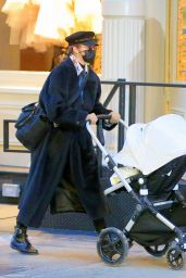 Gigi Hadid - Out in New York City 12/15/2020