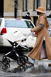 Gigi Hadid - Walk With Her Baby Daughter in NY 12/19/2020