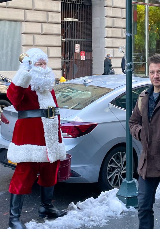 Hailee Steinfeld and Jeremy Renner in Downtown Manhattan - "Hawkeye