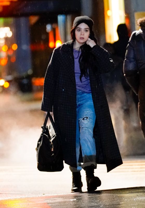 Hailee Steinfeld - "Hawkeye" Filming in NY 12/04/2020