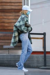 Hailey Rhode Bieber and Justin Bieber - Christmas Shopping at Maxfield