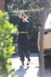 Hailey Rhode Bieber - Arrives at a Pilates Class in dLA 12/18/2020