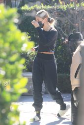 Hailey Rhode Bieber - Arrives at a Pilates Class in dLA 12/18/2020