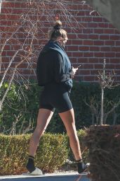 Hailey Rhode Bieber - Leaving a Pilates Class in Los Angeles 12/18/2020