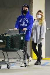 Hilary Duff - Shopping at Whole Foods in LA 12/28/2020