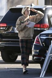 Jaime King at the Flea Market in West Hollywood 12/20/2020