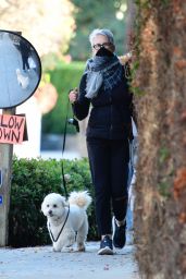 Jamie Lee Curtis - Holiday Shopping in Brentwood 12/20/2020