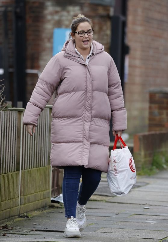 Jaqueline Jossa - Shopping for Christmas in Essex 12/22/2020