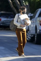 Jennifer Garner in Casual Outfit - Brentwood 12/03/2020