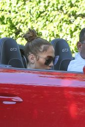 Jennifer Lopez - Arriving to a Alex