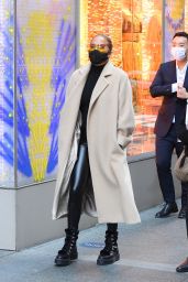 Jennifer Lopez - Shopping at the Dior Boutique in NY 12/08/2020