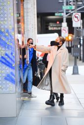 Jennifer Lopez - Shopping at the Dior Boutique in NY 12/08/2020