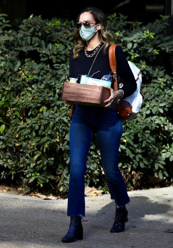 Jessica Alba - Arriving at The Honest Company in LA 12/15/2020