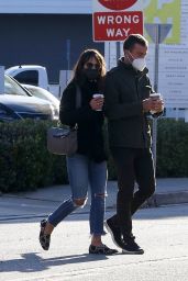 Jordana Brewster – Out in Los Angeles 12/08/2020