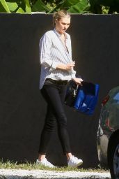 Karlie Kloss - Out in Miami 12/18/2020