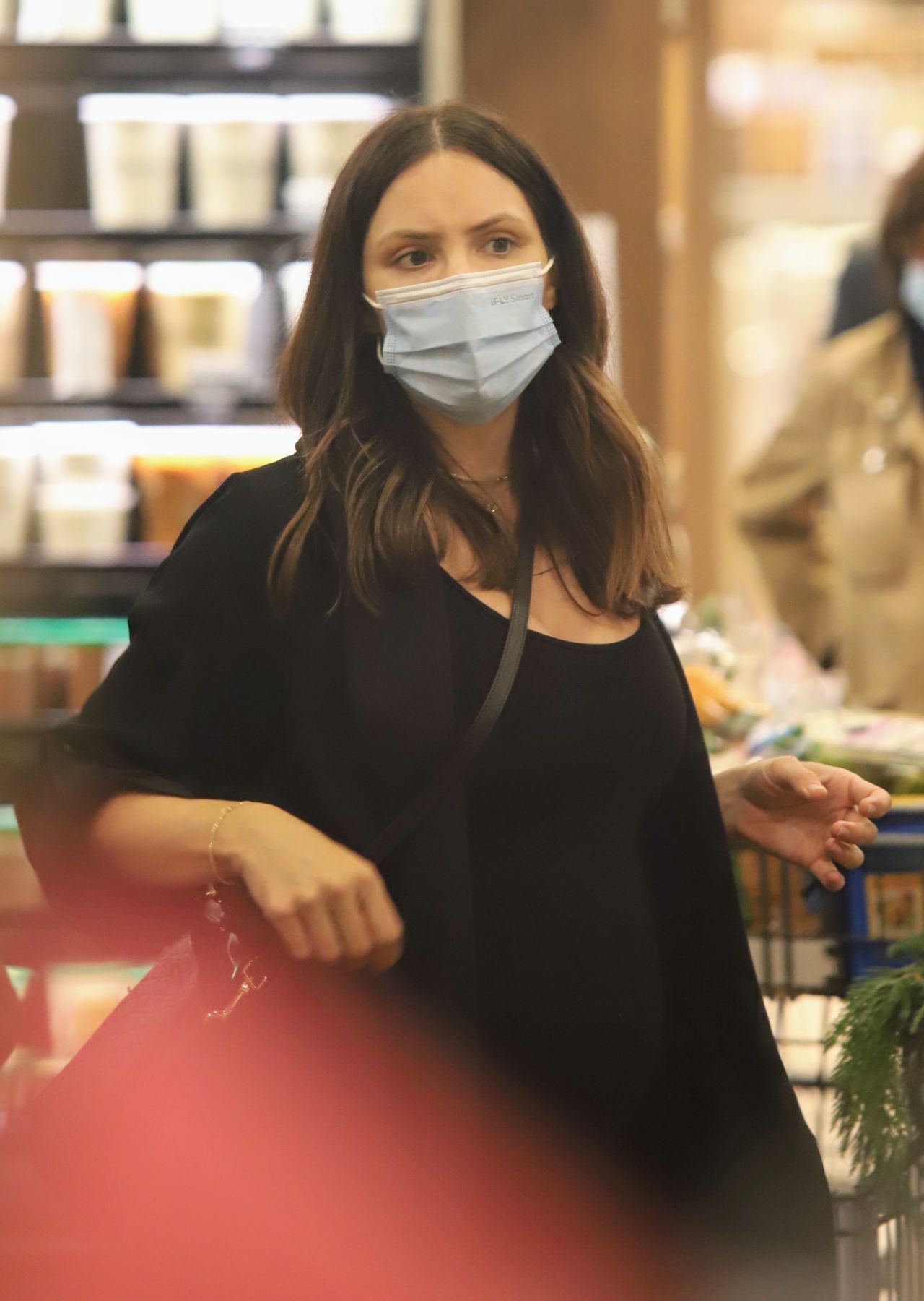 Katharine McPhee - Shopping in Bristol Farms 12/03/2020 • CelebMafia