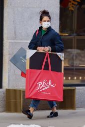 Katie Holmes - Christmas Shopping in Downtown Manhattan 12/22/2020