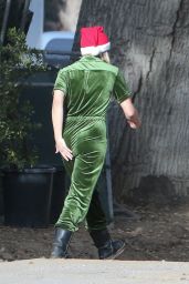 Kristen Bell Dressed for the Holidays - Los Angeles 12/06/2020