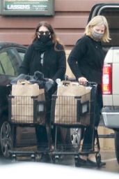 Kristi Hedlund and Kelly Cunningham - Grocery Shopping in Los Feliz 12/28/2020