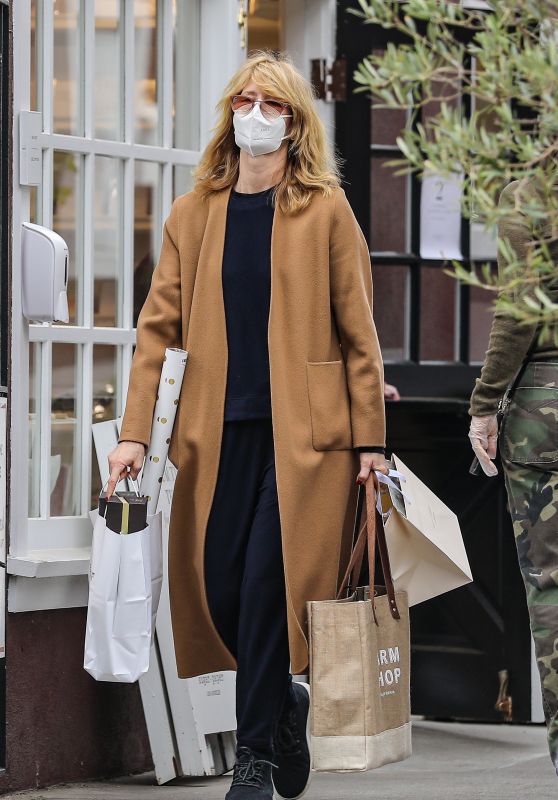 Laura Dern at the Brentwood Country Mart on Christmas Eve 12/24/2020