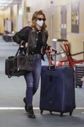 Lili Reinhart in Travel Outfit - Vancouver 12/19/2020