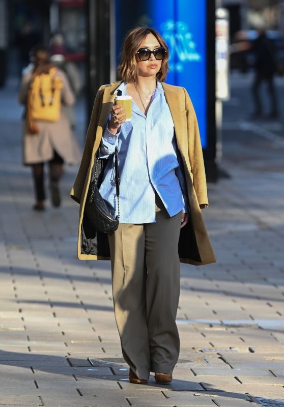 Myleene Klass in a Pair of Wide-Leg Beige Trousers and a Loose Blue Striped Shirt - London 12/01/2020