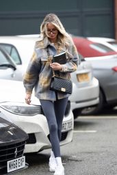 Olivia Attwood - Leaving a Hair Salon in Cheshire 12/17/2020