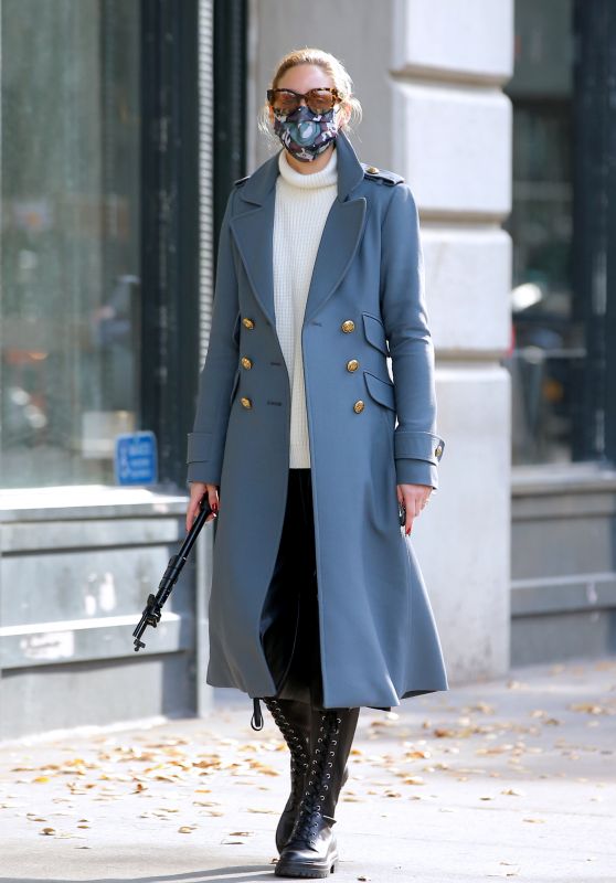 Olivia Palermo Street Fashion - Out in Brooklyn 12/13/2020
