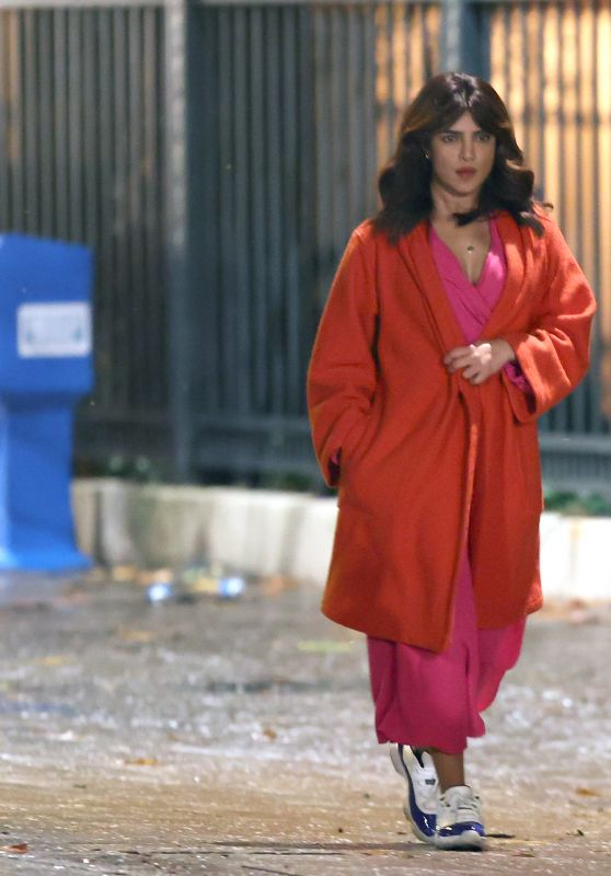 Priyanka Chopra - "Text For You" Filming in London 12/15/2020