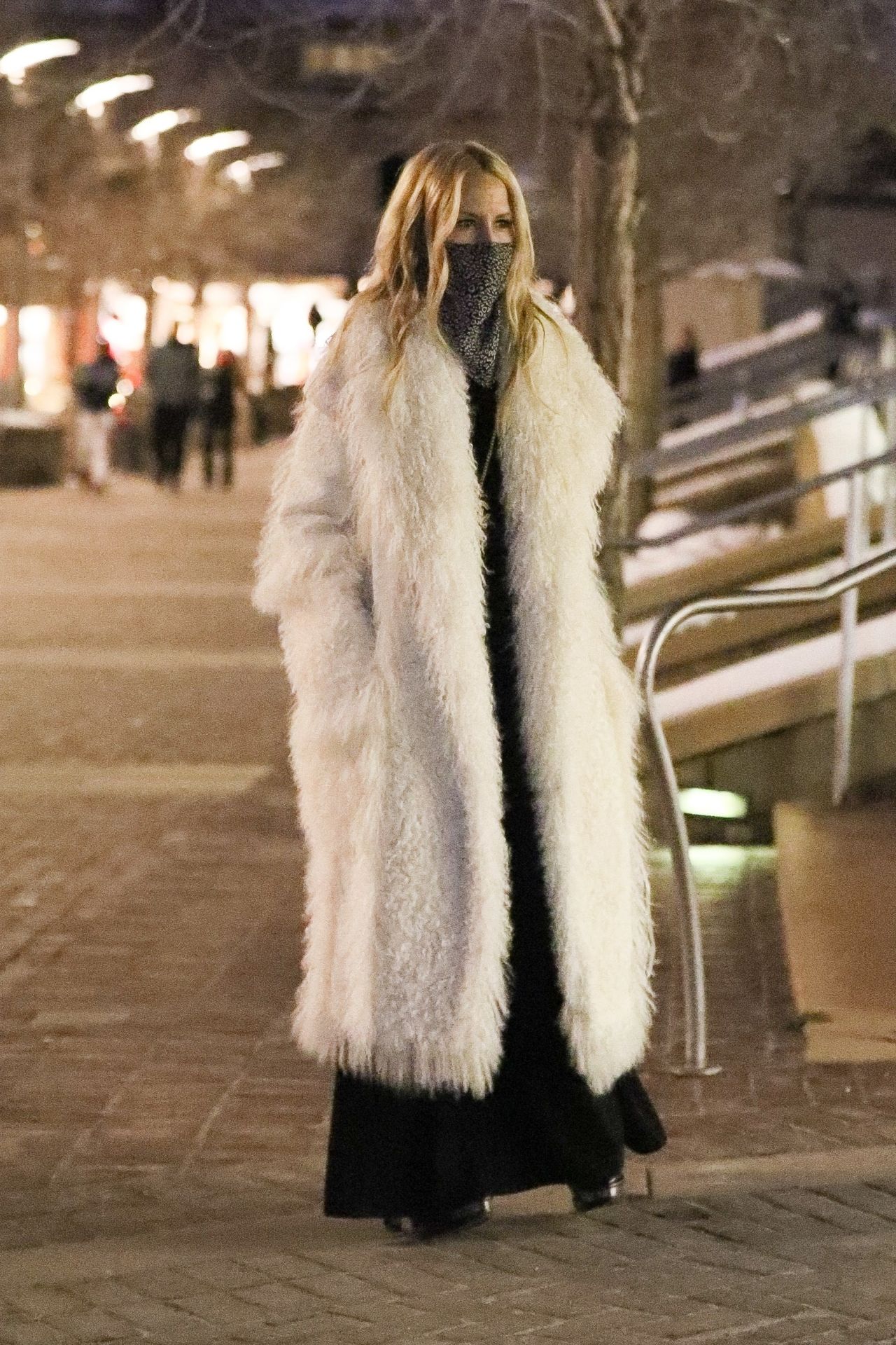 Rachel Zoe - Out in Aspen 12/21/2020 • CelebMafia