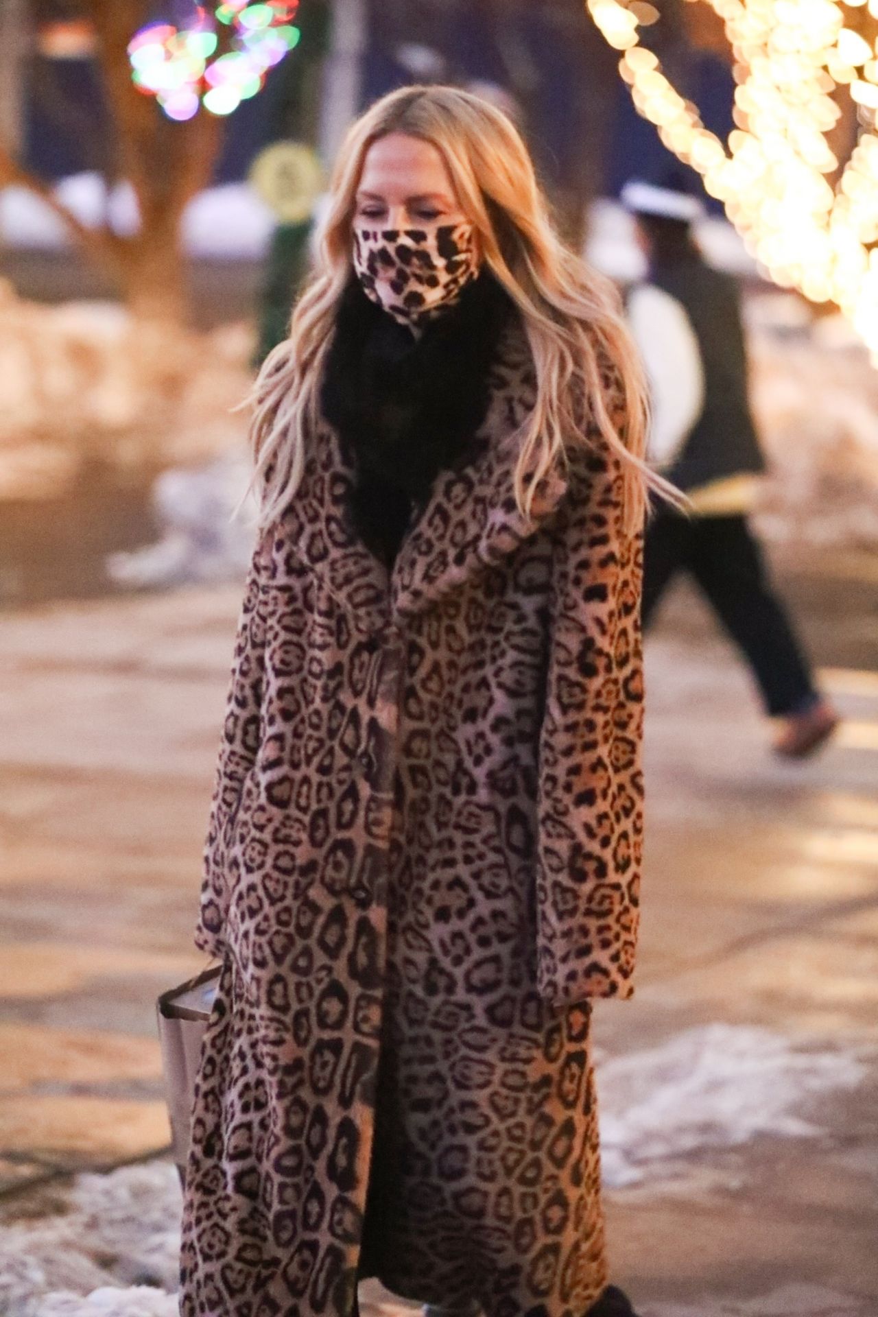 Rachel Zoe - Out in Aspen 12/21/2020 • CelebMafia