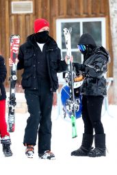 Rebel Wilson - Wraps Up a Day of Skiing in Aspen 12/18/2020