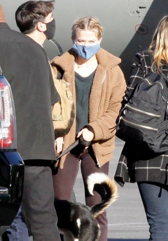 Reese Witherspoon and Ava Elizabeth Phillippe - Airport in LA 12/02/2020