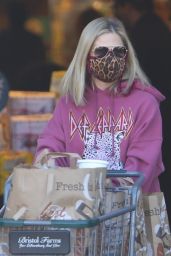 Sarah Michelle Gellar Wearing Def Leppard Sweater - Grocery Shopping in Santa Monica 12/16/2020