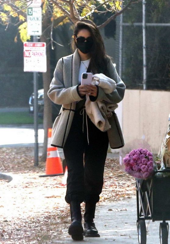 Shay Mitchell at Farmers Market in Brentwood 12/27/2020