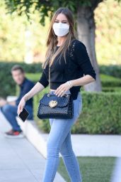 Sofia Vergara in Light-Wash Cropped Skinny Jeans - Los Angeles 12/02/2020