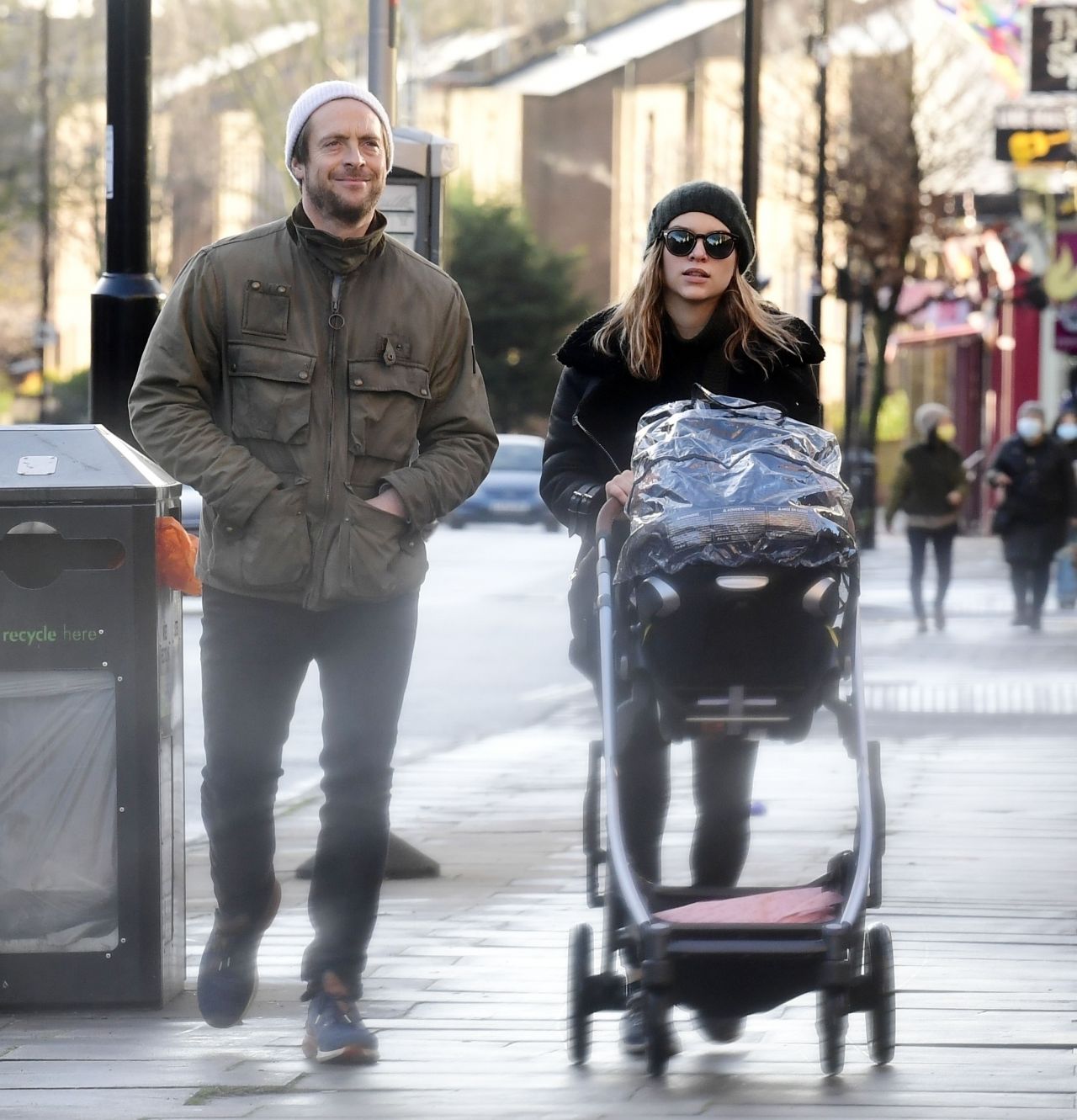 Sophie Cookson With Her Newborn Baby - London 12/19/2020 • CelebMafia