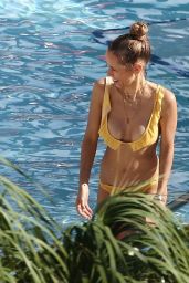 Annemarie Carpendale at a Hotel Pool in Miami 01/04/2021