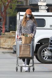 April Love Geary - Grocery Shopping in Malibu 01/06/2021