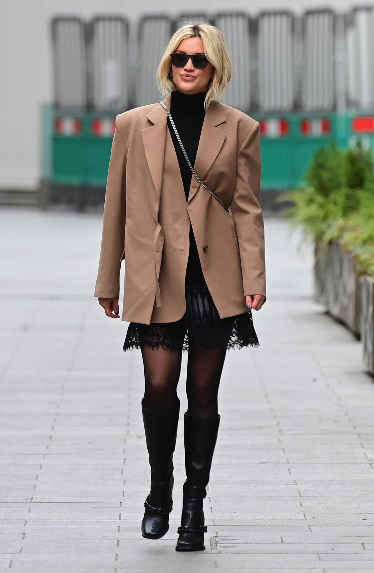 Ashley Roberts Chic Style - London 01/11/2021 • CelebMafia