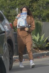 Aubrey Plaza in Casual Outfit - Los Angeles 01/03/2021