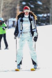Bella Hadid Winter Style - Aspen 01/03/2021