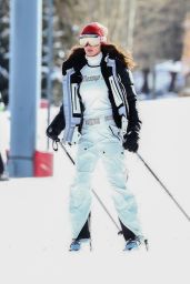 Bella Hadid Winter Style - Aspen 01/03/2021