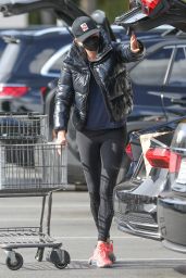 Charlize Theron - Shopping at Bristol Farms in Beverly Hills 01/25/2021