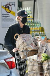 Charlize Theron - Shopping in Beverly Hills 01/04/2021