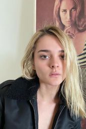 Charlotte Lawrence Live Stream Video and Photos 01/03/2021