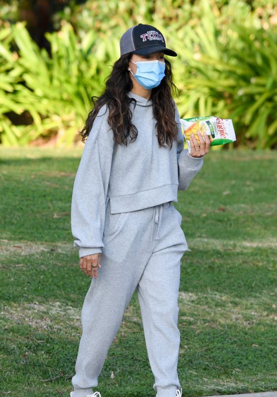 Eva Longoria in Comfy Outfit - Beverly Hills 01/10/2021