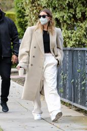 Hailey Bieber Street Fashion - Beverly Hills 01/29/2021